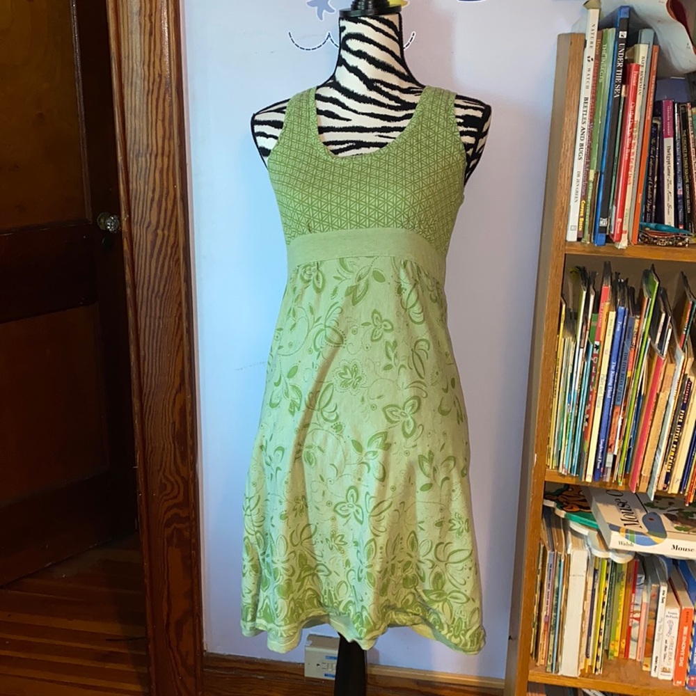 Athleta green knit scoop neck dress size small